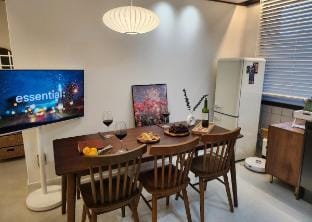 8 minutes to Hanok Village, with family and friend Vacation rental in South Korea