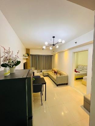 Sea Condo - Sunrise La Vista Vacation rental in Pasay