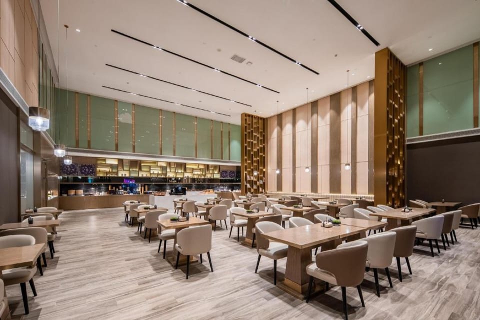 Atour X Hotel Shenzhen Convention Center United Plaza Hotel in Hong Kong