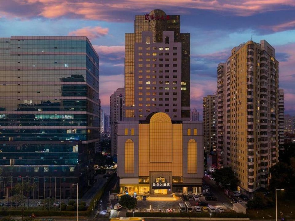 Atour X Hotel Shenzhen Convention Center United Plaza Hotel in Hong Kong