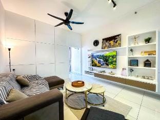 Cozy Homey Suite 3BR 8pax @Georgetown Vacation rental in George Town
