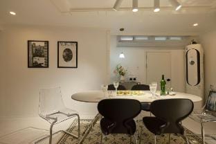 Sinseol-dong St. 6min./3rooms/4beds/hotel bedding Vacation rental in Seoul