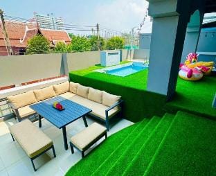 BEACH SIDE! Sleeps 30! Pool Table, Darts, BBQ, BAR Villa in Pattaya City