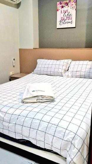 Unit 204 with Disney+, Netflix and Amazon Prime Vacation rental in Pasig