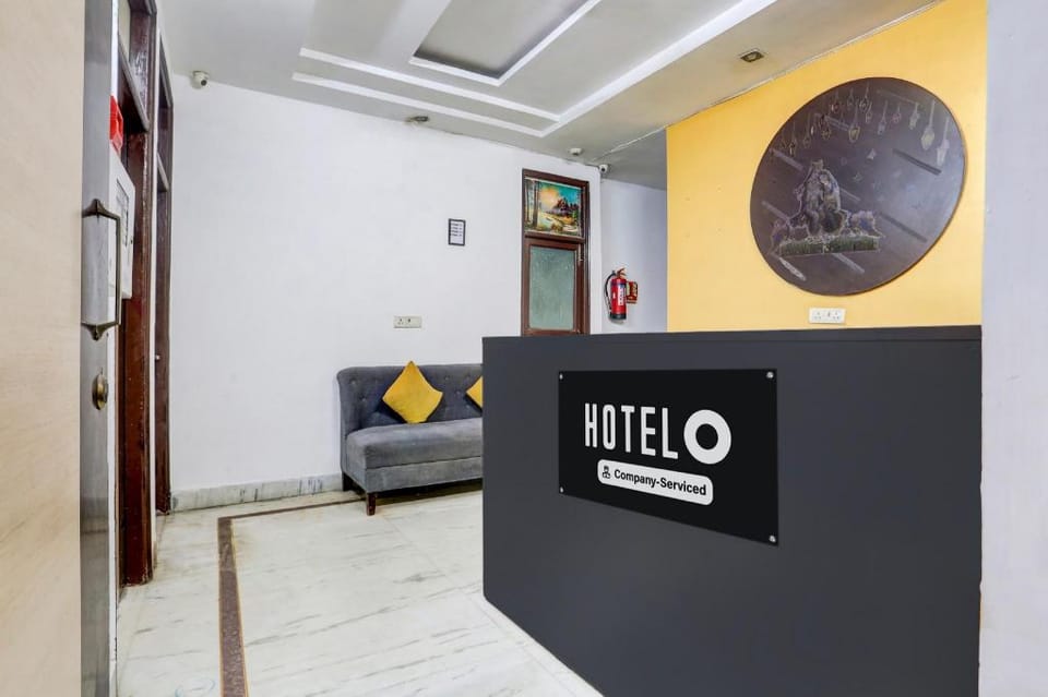Super Hotel O East Punjabi Bagh Near Metro Station Hotel in Delhi