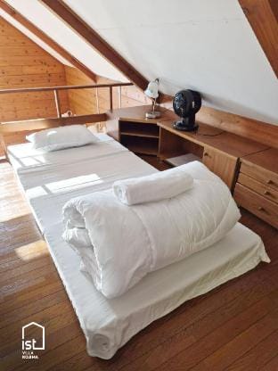 ist villa 03: Seaside Cabin, Sleeps 5 Villa in Japan