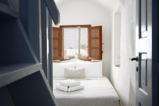 Casa Terra Vedema-Oia Sunset-Privacy-Plunge Pool Villa in Santorini