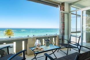 Camps Bay Beachside 2bed w Sea View Cloud 9 Apartment in Camps Bay