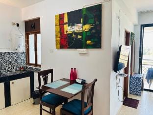 Cozy Couple friendly stay Nr Candolim/Calangute Apartment in Calangute