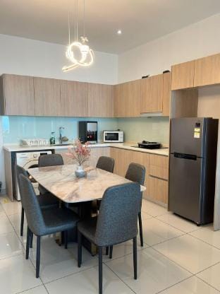Green Haven Elegant Color High Floor 3 Bedroom Apartment in Johor