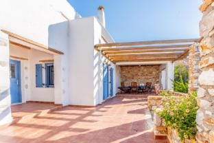 Villa Ioanna for 10 - AllParos Villas Vacation rental in Paros, Greece