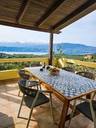 Villa Aitheras with sea views and garden Villa in Crete