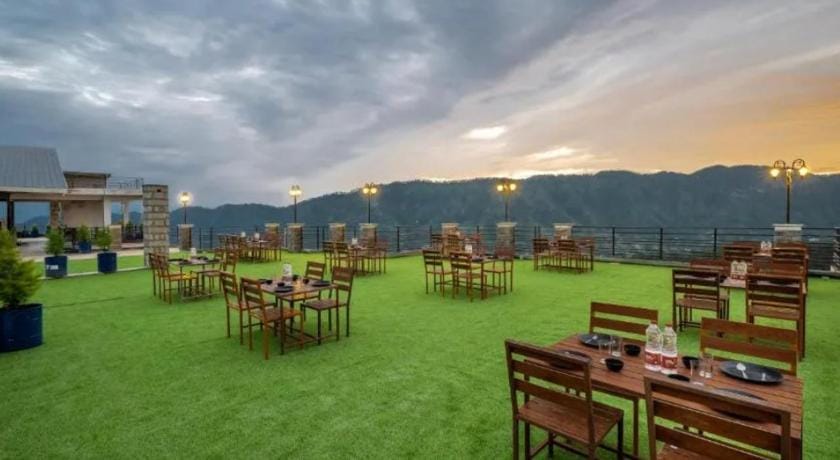 Tatva Nest: Scenic 2BHK-Kasauli-Vimoksha Homestays Apartment in Himachal Pradesh