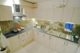 Nirvaan Cove: Scenic 2bhk-Vimoksha Homestays Apartment in Himachal Pradesh