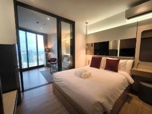 Luxury Sea view Edge Central Pattaya Apartment in Pattaya City