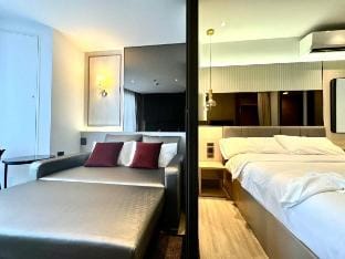 Luxury Sea view Edge Central Pattaya Apartment in Pattaya City
