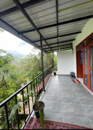Mountain Manor Homestay Vacation rental in Ella