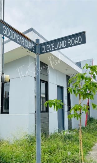 The Snug Pad near CRK w/ Disney+ Netflix & Pool Vacation rental in Central Luzon