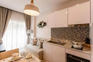 Karon rooftop pool condo Vacation rental in Phuket