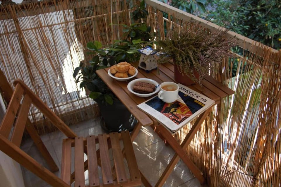 Cozy in Athens Neos Kosmos Hotel in Kallithea