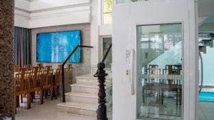 Khanh Villa Luxury 2 - Private 5 BRs 6 WCs Pool  Villa in Ho Chi Minh City