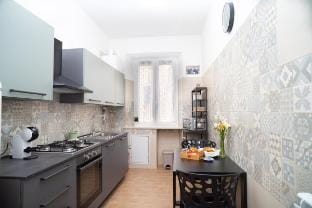 Comfort and metro 2 steps away, for 3 guests Vacation rental in Rome