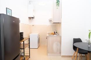 Modern apartment for 2, 20 minutes from Termini Vacation rental in Rome