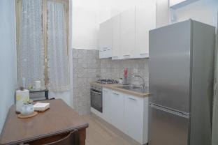 Minimal and functional stay 10 min from Vatican Vacation rental in Rome