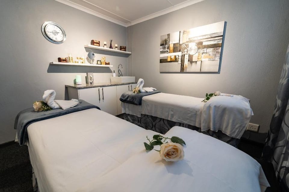 Gooderson Leisure Riverbend Chalets Self Catering Hotel in KwaZulu-Natal