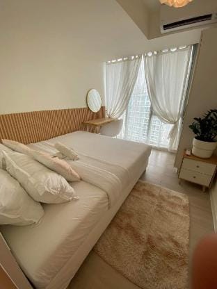 AZure Urban resort PENThOUSE-2br good for 6pax Vacation rental in Paranaque