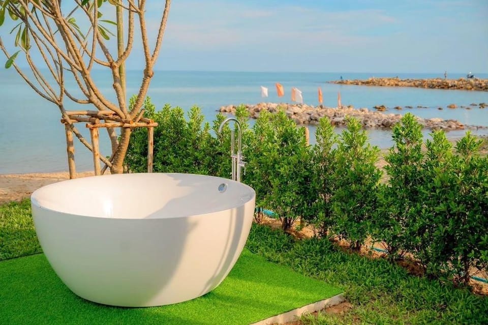 Canary Good Pool Vila Resort in Thailand
