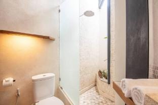 BAZ Villa 13 Studio 3 ·  · Opulent 1-BR Loft with Art Deco Shared Pool Apartment in North Kuta