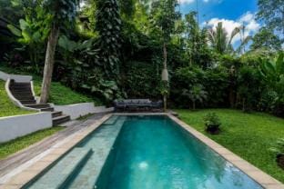 Ubud's Green Oasis: Jungle Serenity & Valley Views Villa in Tampaksiring
