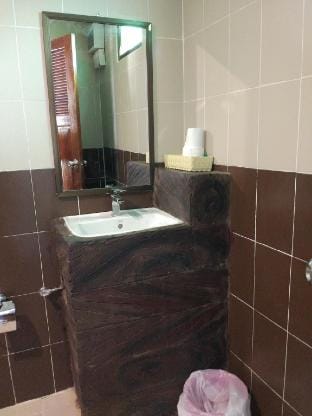 koh Lanta  Klongnin Rubber Home A/C & Kitchen a Vacation rental in Krabi Changwat