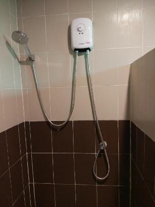 A/C KING BED WITH KITCHEN RUBBER GARDEN QUIET HOME Vacation rental in Krabi Changwat