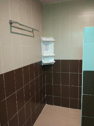 A/C KING BED WITH KITCHEN RUBBER GARDEN QUIET HOME Vacation rental in Krabi Changwat