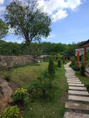 A/C KING BED WITH KITCHEN RUBBER GARDEN QUIET HOME Vacation rental in Krabi Changwat