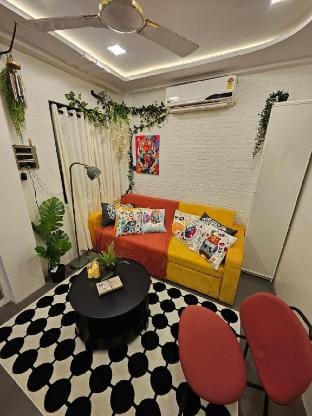The PaliHideaway- Hidden Gem in Pali Hill, Bandra Vacation rental in Mumbai