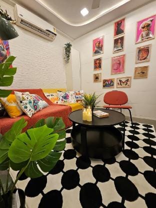 The PaliHideaway- Hidden Gem in Pali Hill, Bandra Vacation rental in Mumbai