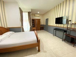 Entire Home Meninting Regency Lombok near Senggigi Vacation rental in Batu Layar