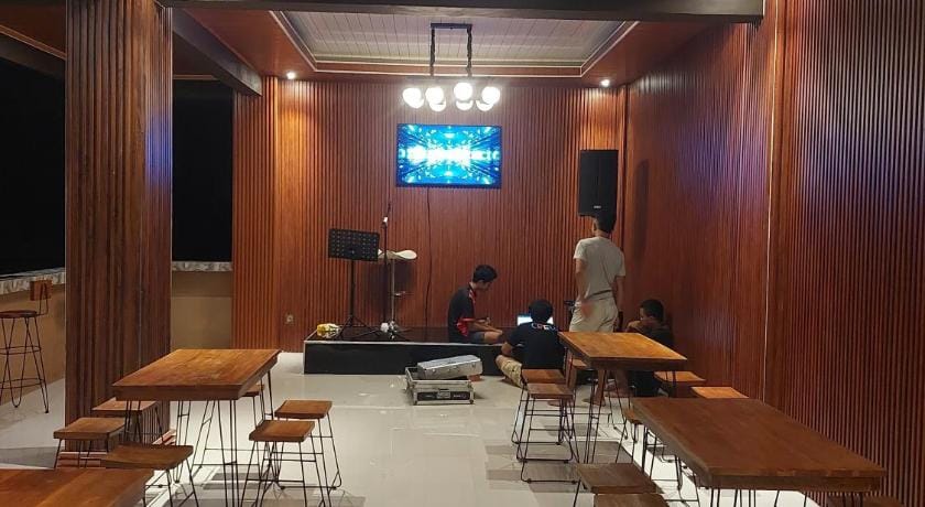 RD HOTEL RESTO AND FAMILY KAROKE Hotel in Indonesia