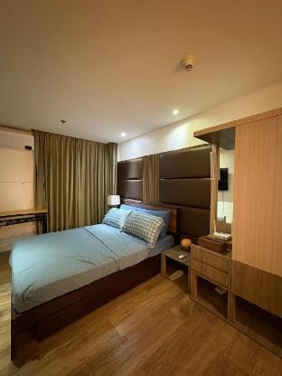 Urban Retreat: Cozy Condo w/ Pool & Gym Access Vacation rental in Makati
