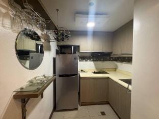 Urban Retreat: Cozy Condo w/ Pool & Gym Access Vacation rental in Makati
