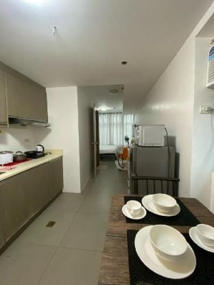 Urban Retreat: Cozy Condo w/ Pool & Gym Access Vacation rental in Makati