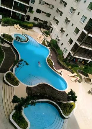 Spacious 2 br suite free parking, fibrwifi, cable. Apartment in Tagaytay