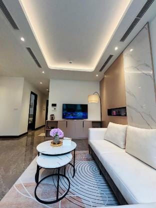 The Gloria Serviced Apartment % 2bedroom % Luxury Vacation rental in Hanoi