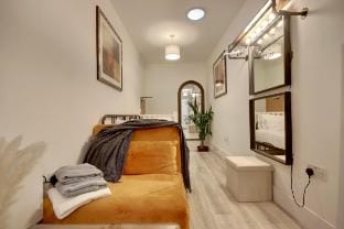 Stunning Compact Studio in the heart of Portsea Vacation rental in Portsmouth
