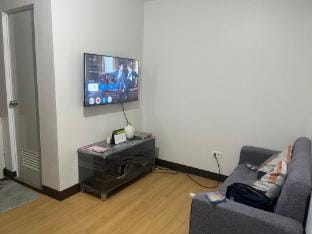 Avery Posh Staycation Apartment in Region of Manila