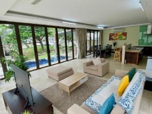 Spacious Villa H1 - The Ocean Villas Resort Villa in Hoa Hai