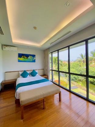 Spacious Villa E4 - The Ocean Villas Resort Villa in Hoa Hai